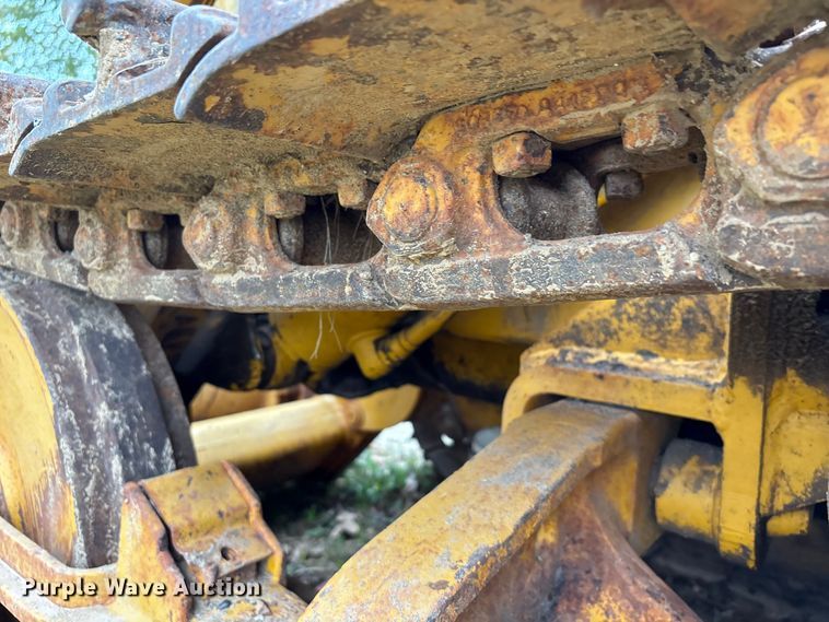 image for item EA7169 1984 John Deere 555A track loader