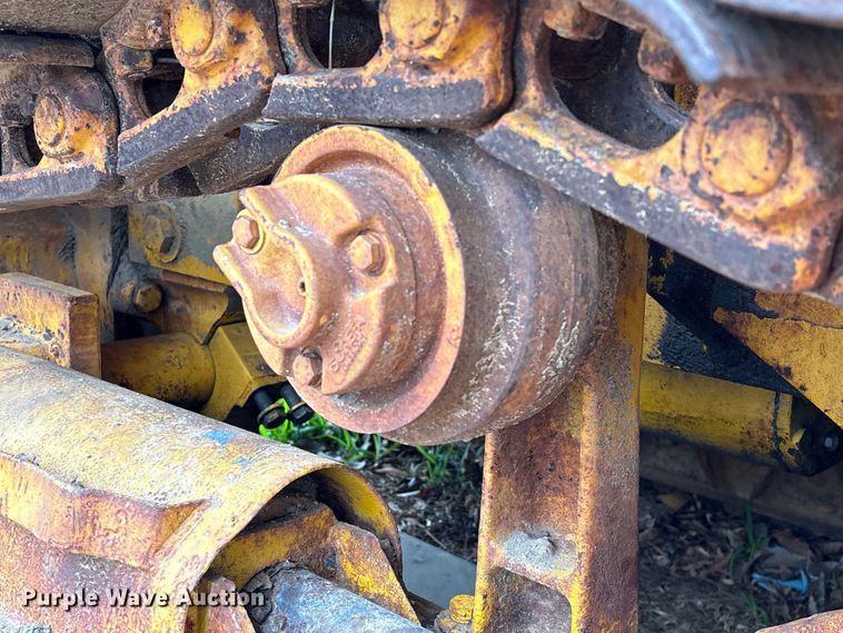 image for item EA7169 1984 John Deere 555A track loader