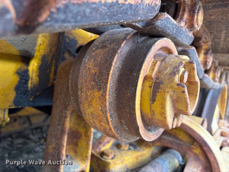 image for item EA7169 1984 John Deere 555A track loader