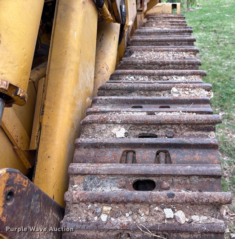 image for item EA7169 1984 John Deere 555A track loader