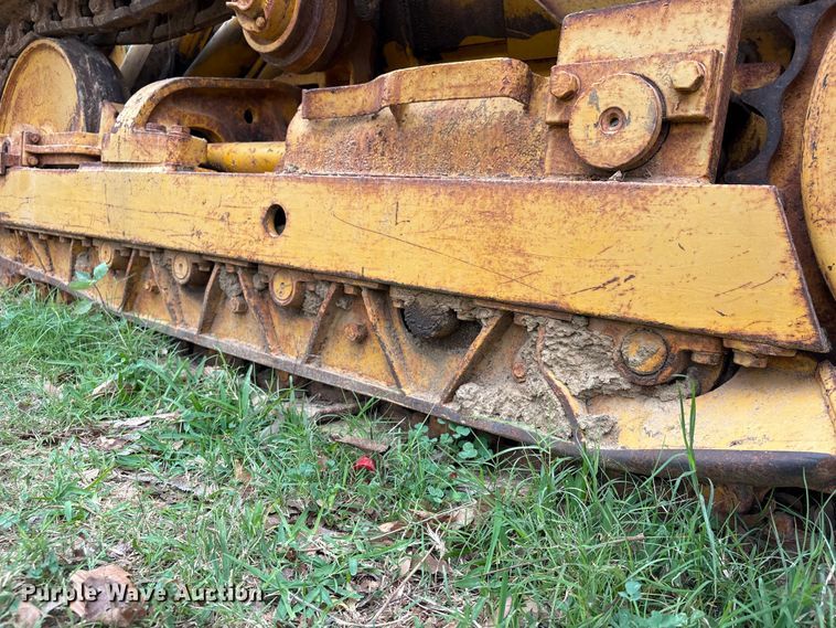 image for item EA7169 1984 John Deere 555A track loader