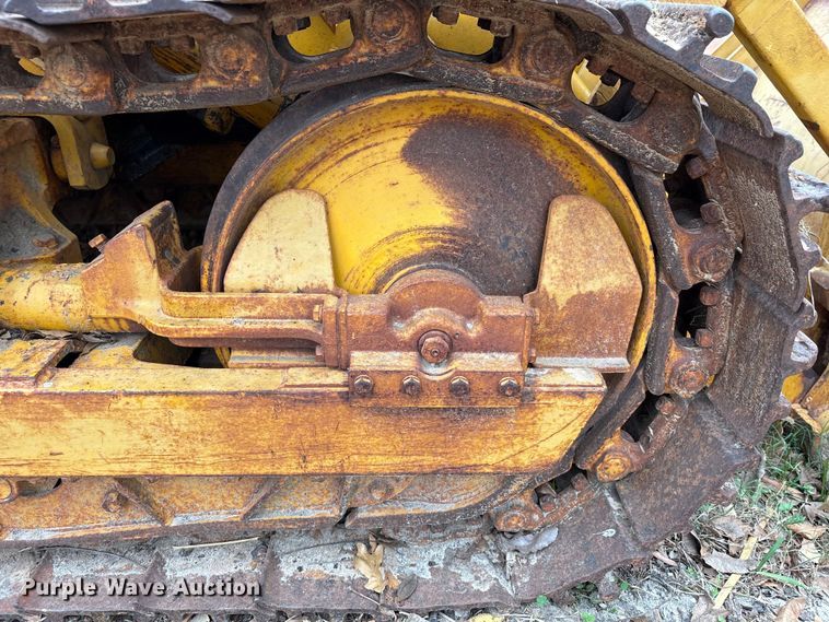 image for item EA7169 1984 John Deere 555A track loader