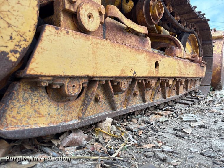 image for item EA7169 1984 John Deere 555A track loader