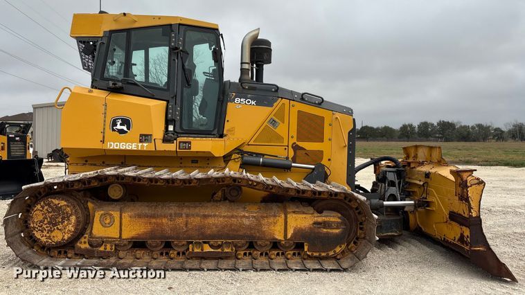 image for item EA7170 2018 John Deere 850K dozer