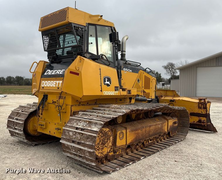 image for item EA7170 2018 John Deere 850K dozer