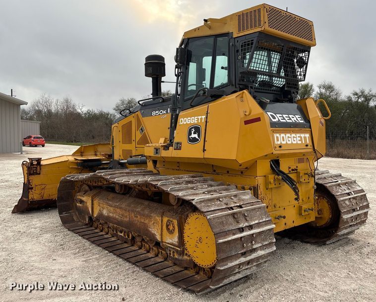 image for item EA7170 2018 John Deere 850K dozer