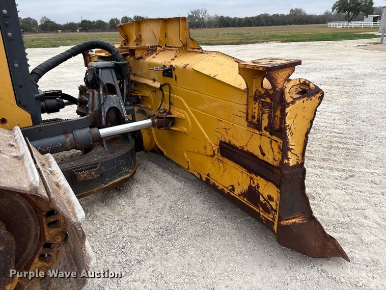 image for item EA7170 2018 John Deere 850K dozer