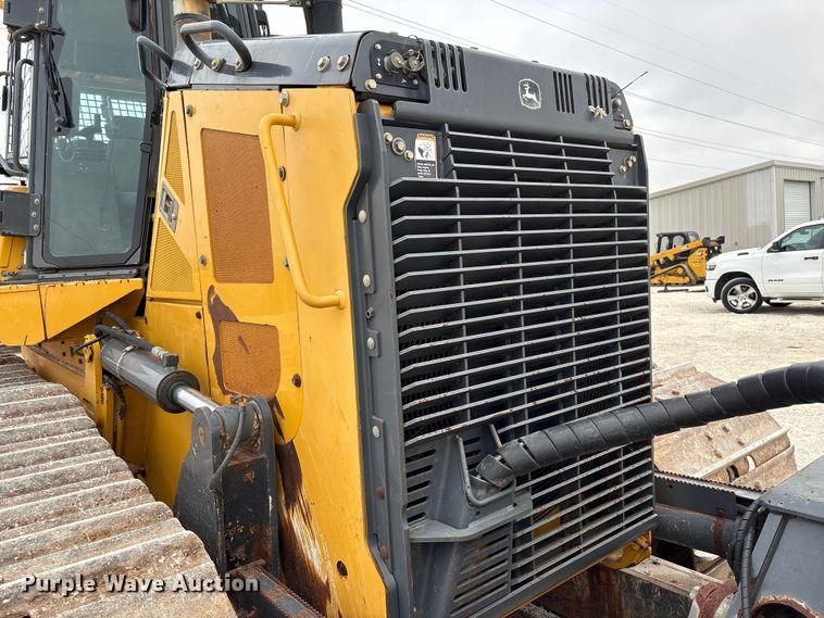 image for item EA7170 2018 John Deere 850K dozer