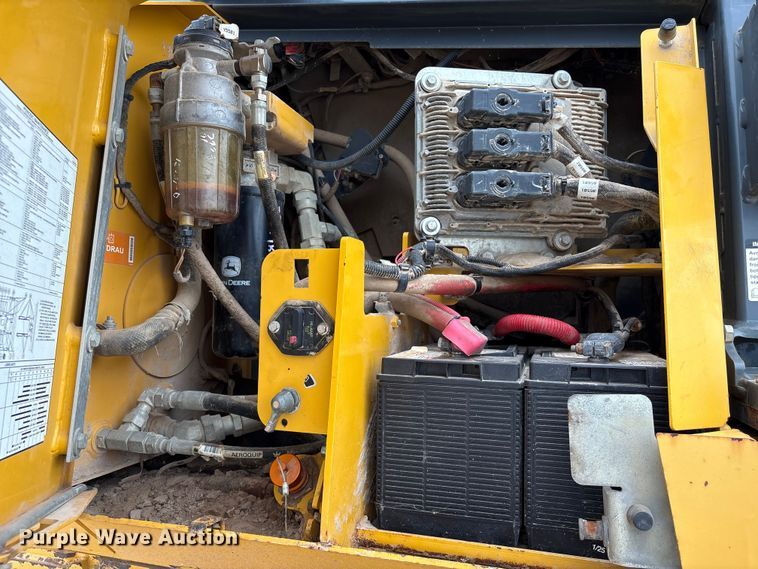 image for item EA7170 2018 John Deere 850K dozer