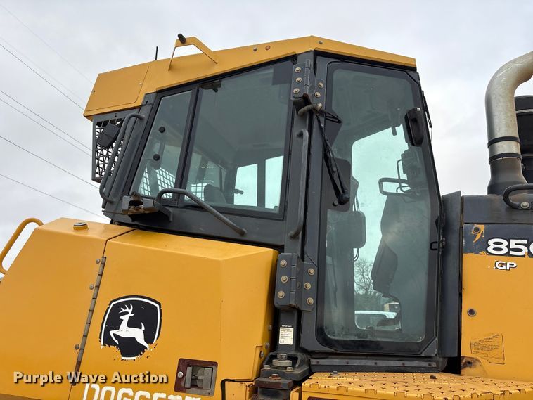 image for item EA7170 2018 John Deere 850K dozer