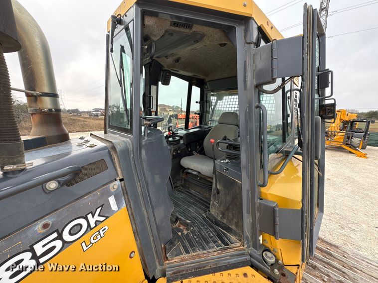 image for item EA7170 2018 John Deere 850K dozer
