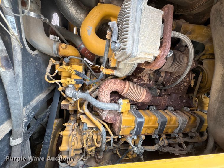 image for item EA7170 2018 John Deere 850K dozer