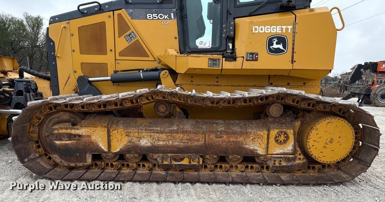 image for item EA7170 2018 John Deere 850K dozer