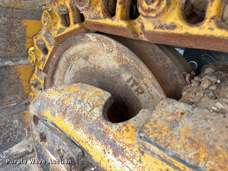 image for item EA7170 2018 John Deere 850K dozer