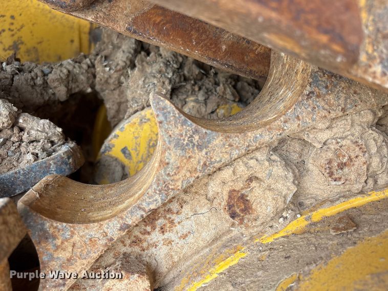 image for item EA7170 2018 John Deere 850K dozer