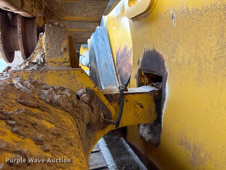 image for item EA7170 2018 John Deere 850K dozer