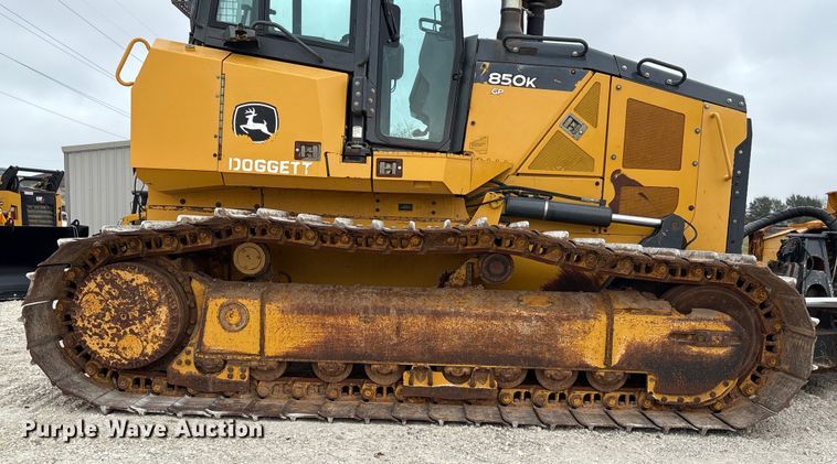image for item EA7170 2018 John Deere 850K dozer