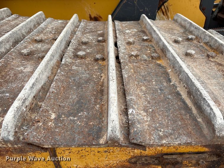 image for item EA7170 2018 John Deere 850K dozer