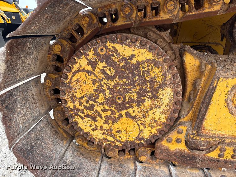 image for item EA7170 2018 John Deere 850K dozer