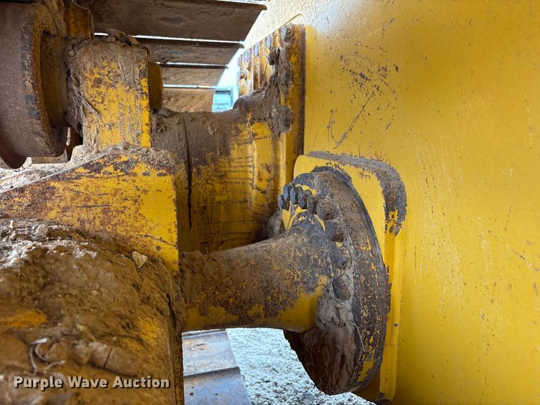 image for item EA7170 2018 John Deere 850K dozer