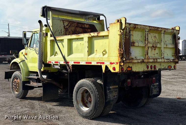 image for item EA7823 1997 International 4800 dump truck