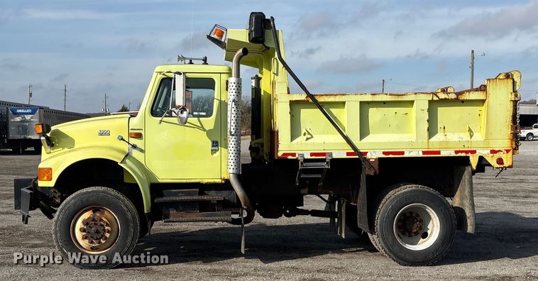 image for item EA7823 1997 International 4800 dump truck