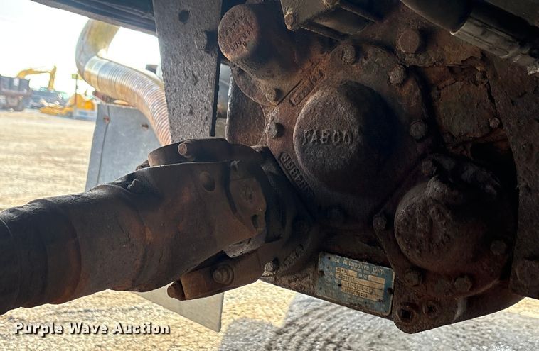 image for item EA7823 1997 International 4800 dump truck