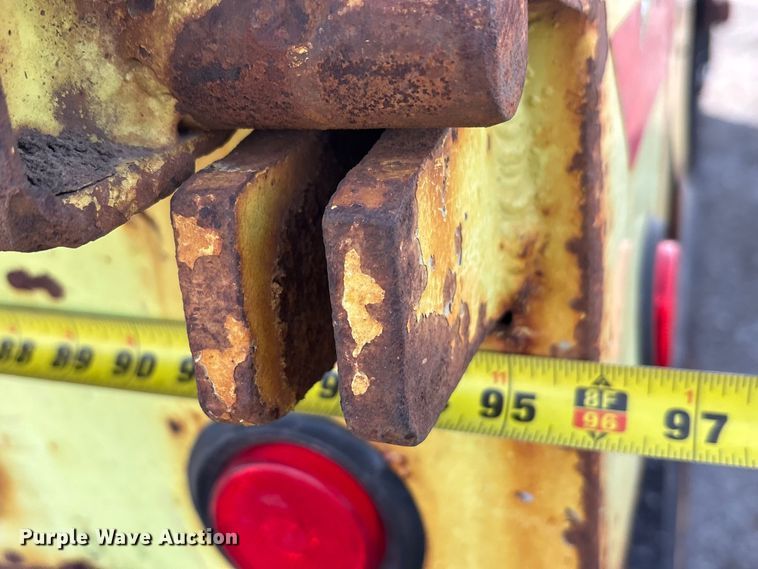 image for item EA7823 1997 International 4800 dump truck