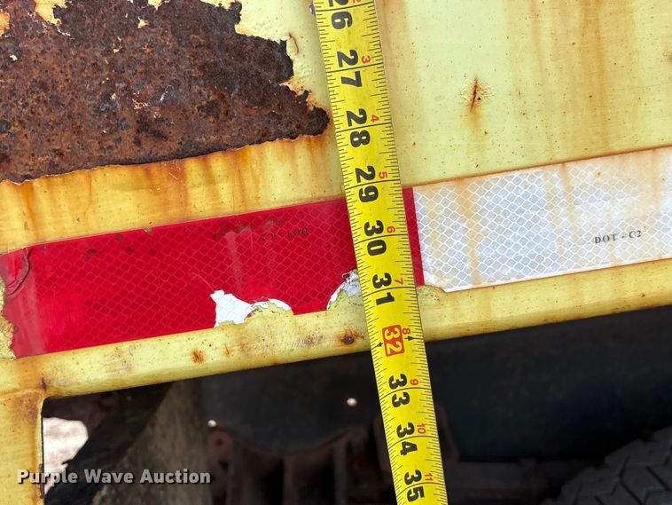 image for item EA7823 1997 International 4800 dump truck