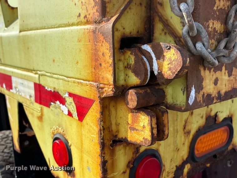 image for item EA7823 1997 International 4800 dump truck