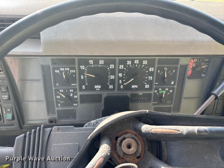 image for item EA7823 1997 International 4800 dump truck