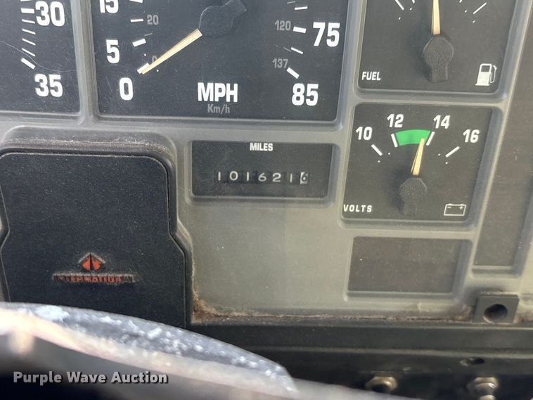 image for item EA7823 1997 International 4800 dump truck