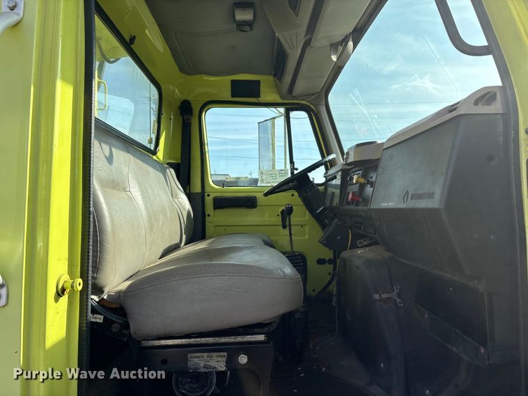 image for item EA7823 1997 International 4800 dump truck