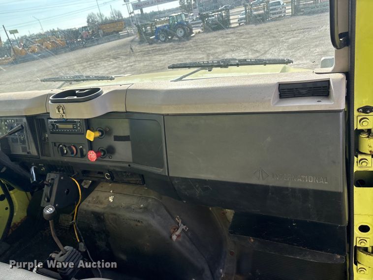 image for item EA7823 1997 International 4800 dump truck