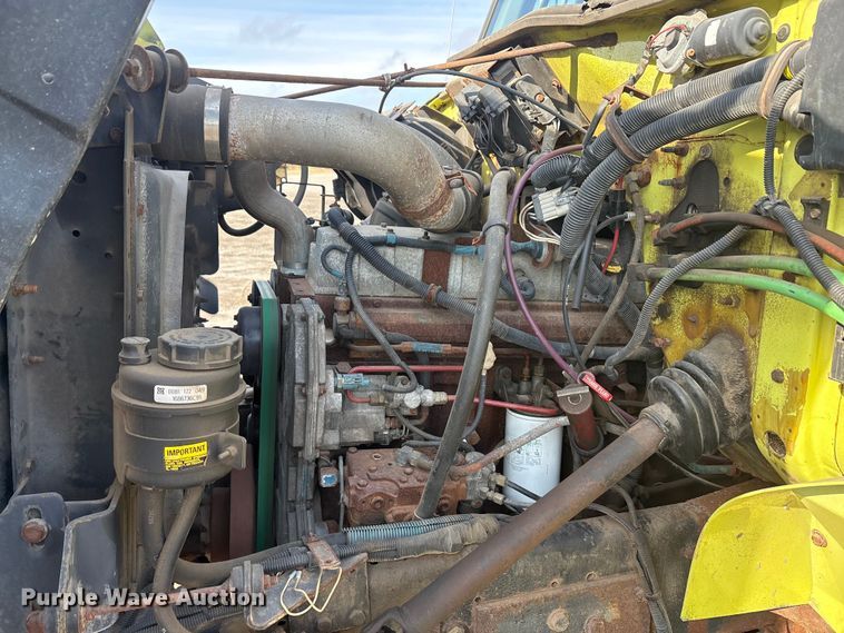 image for item EA7823 1997 International 4800 dump truck