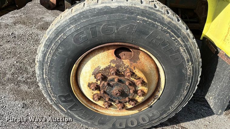 image for item EA7823 1997 International 4800 dump truck