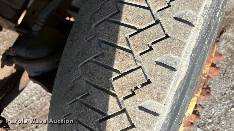 image for item EA7823 1997 International 4800 dump truck