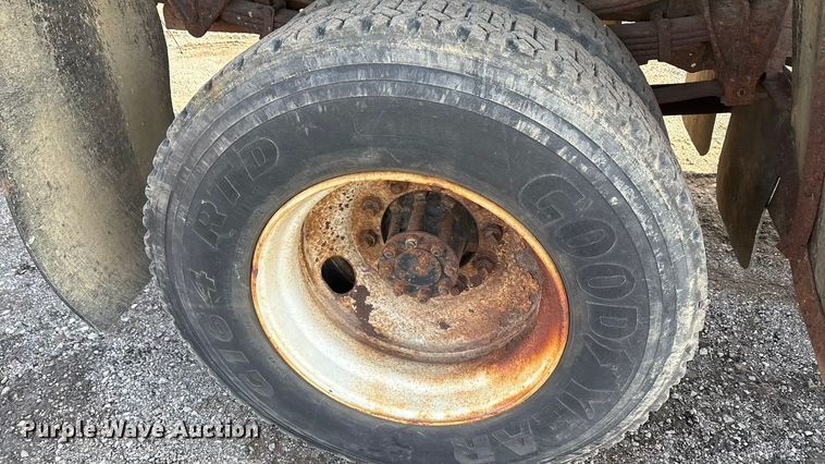 image for item EA7823 1997 International 4800 dump truck