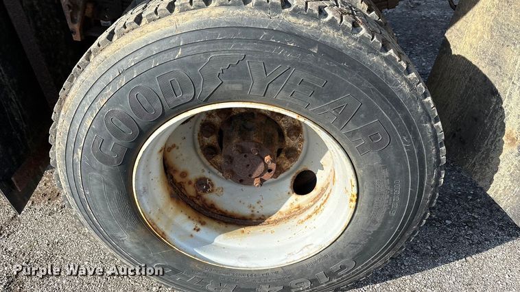 image for item EA7823 1997 International 4800 dump truck