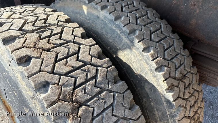 image for item EA7823 1997 International 4800 dump truck