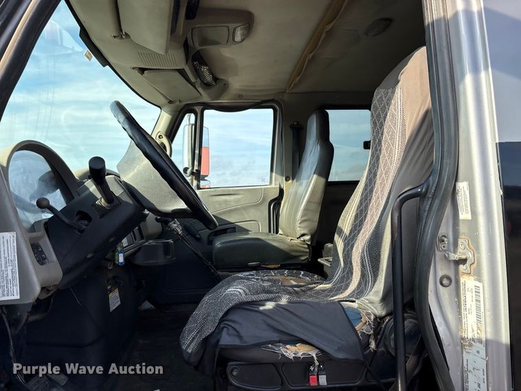 image for item EA7824 2008 International 7000 dump truck