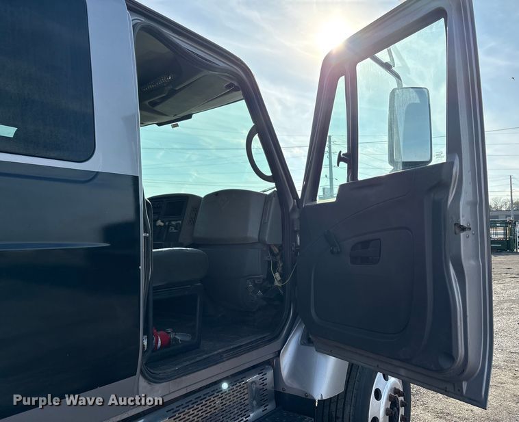 image for item EA7824 2008 International 7000 dump truck