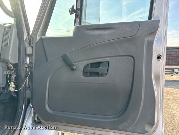 image for item EA7824 2008 International 7000 dump truck