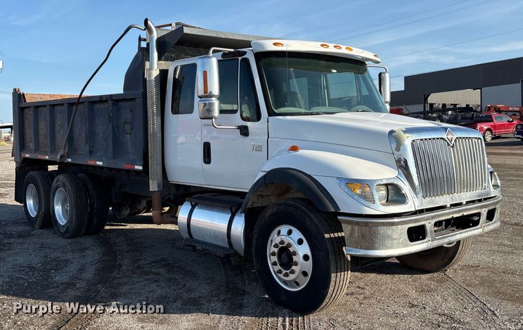 image for item EA7825 2007 International SF637 dump truck