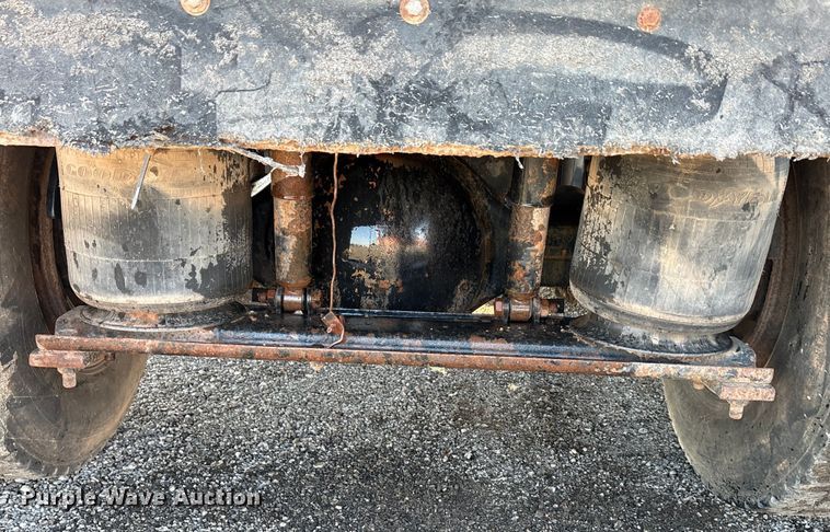 image for item EA7825 2007 International SF637 dump truck