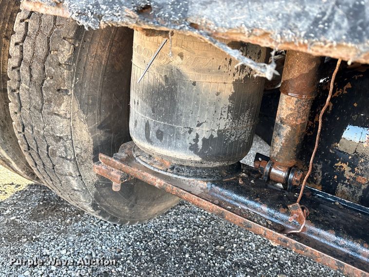 image for item EA7825 2007 International SF637 dump truck