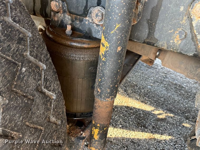 image for item EA7825 2007 International SF637 dump truck