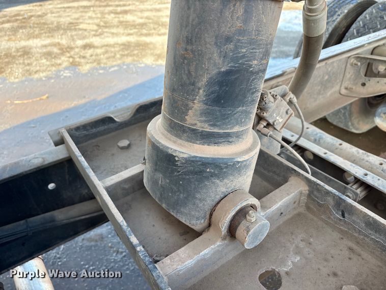 image for item EA7825 2007 International SF637 dump truck