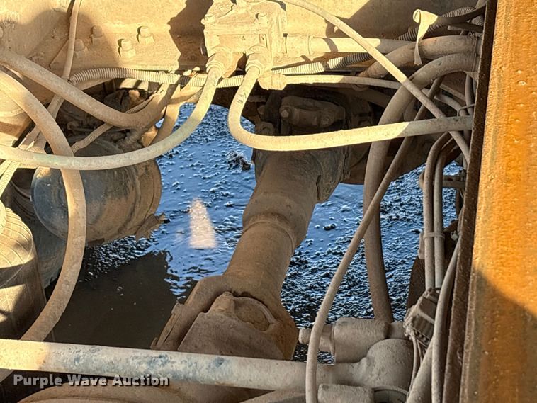 image for item EA7825 2007 International SF637 dump truck