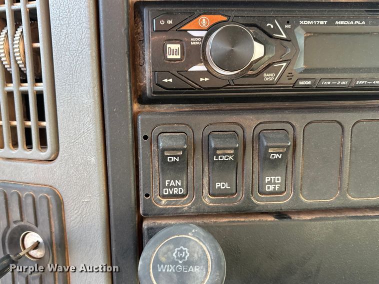 image for item EA7825 2007 International SF637 dump truck